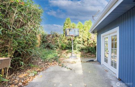 959 Hoquiam Avenue NE Renton WA 98059