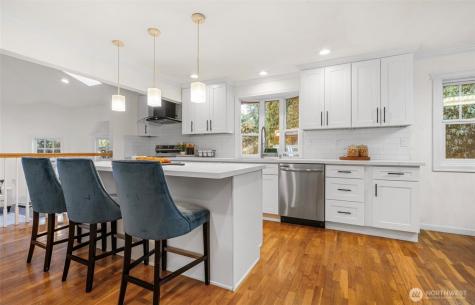 959 Hoquiam Avenue NE Renton WA 98059