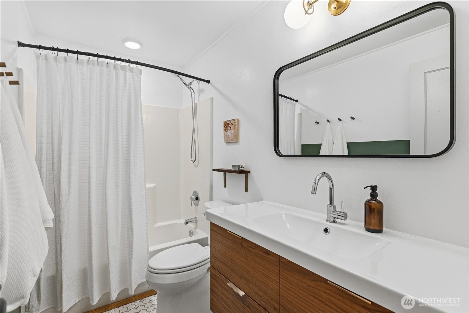 3008 NE 178th Street Lake Forest Park WA 98155