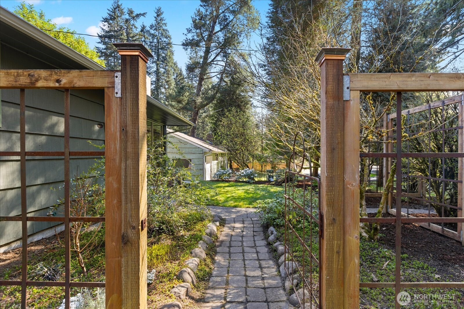 3008 NE 178th Street Lake Forest Park WA 98155