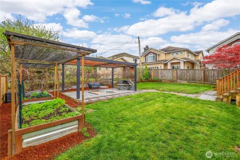 2208 Smithers Avenue S Renton WA 98055