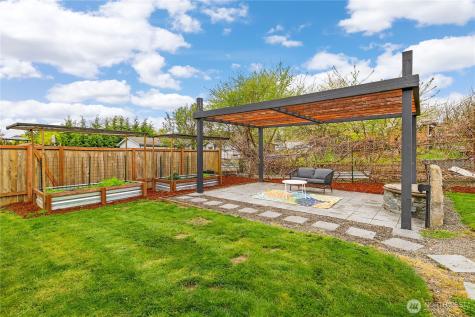 2208 Smithers Avenue S Renton WA 98055