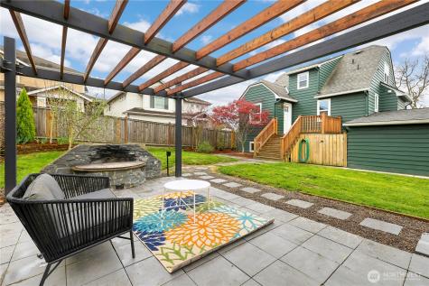 2208 Smithers Avenue S Renton WA 98055
