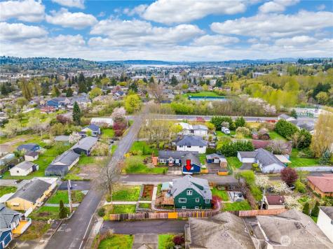 2208 Smithers Avenue S Renton WA 98055