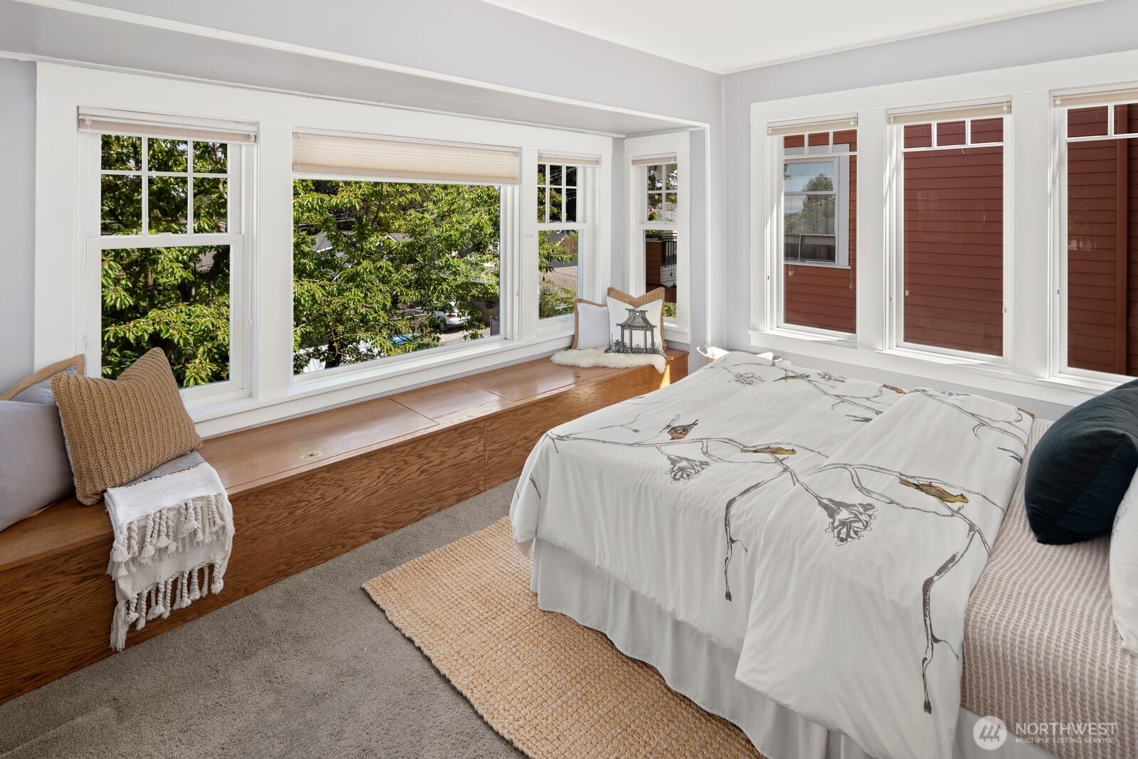 2580 5th Avenue W Seattle WA 98119
