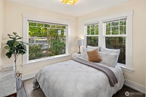 2580 5th Avenue W Seattle WA 98119