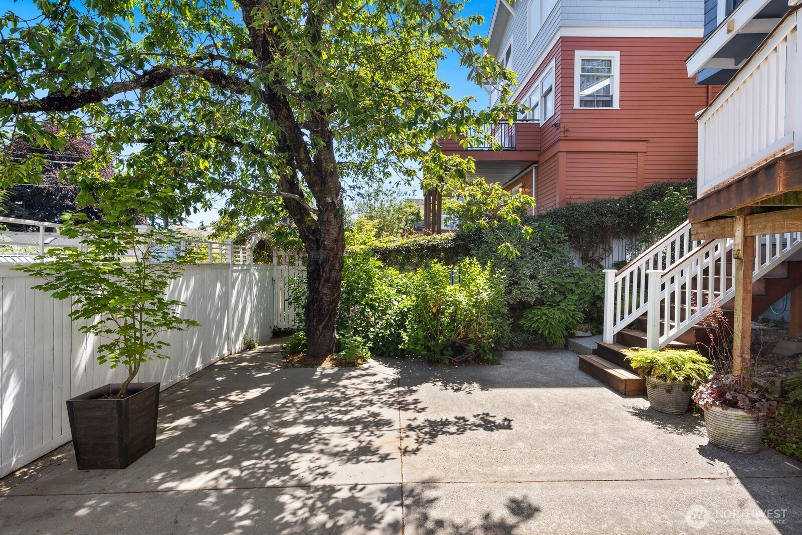 2580 5th Avenue W Seattle WA 98119