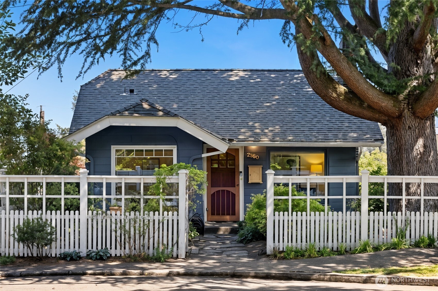 2580 5th Avenue W Seattle WA 98119