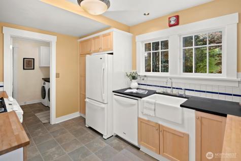 2580 5th Avenue W Seattle WA 98119