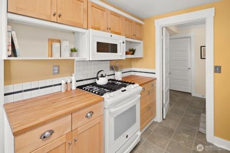 2580 5th Avenue W Seattle WA 98119