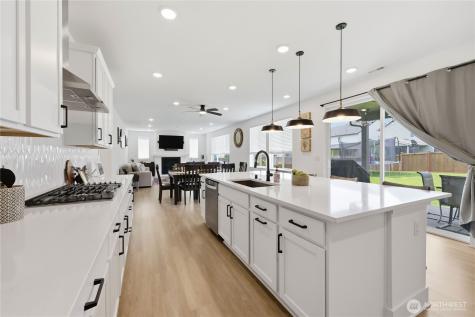 18526 Sawgrass Drive NE Poulsbo WA 98370