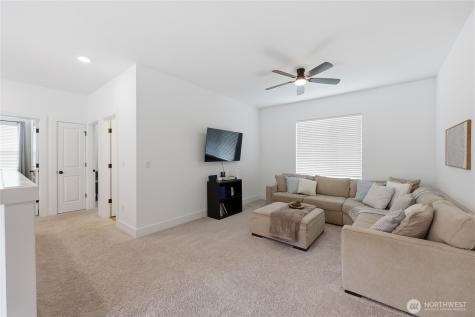 18526 Sawgrass Drive NE Poulsbo WA 98370