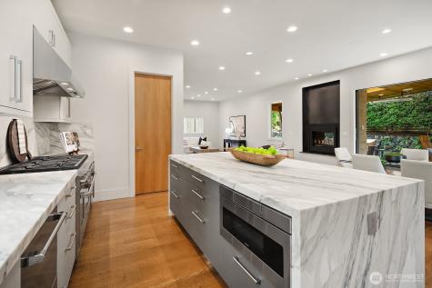107 6th Street S Kirkland WA 98033