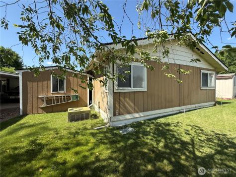 1026 SE Dove Lane College Place WA 99324