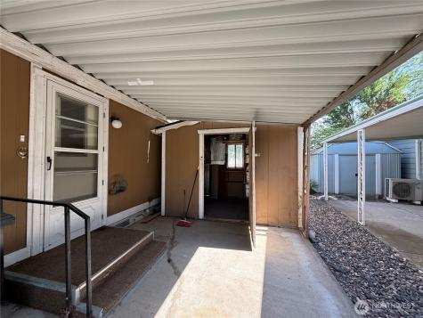 1026 SE Dove Lane College Place WA 99324