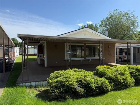1026 SE Dove Lane College Place WA 99324