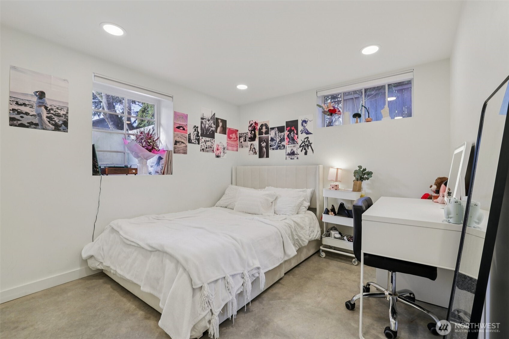 5230 16th Avenue NE Seattle WA 98105