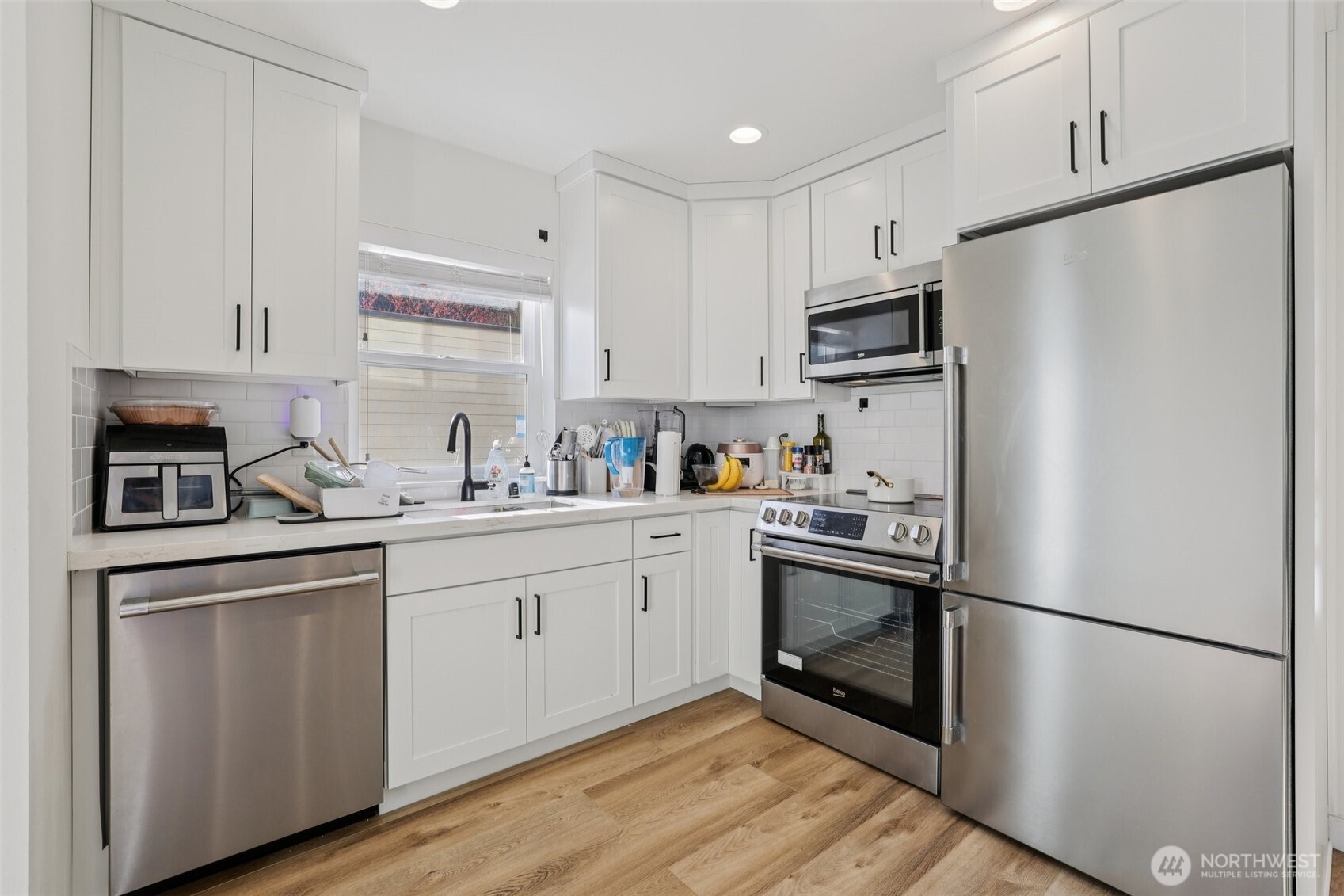 5230 16th Avenue NE Seattle WA 98105