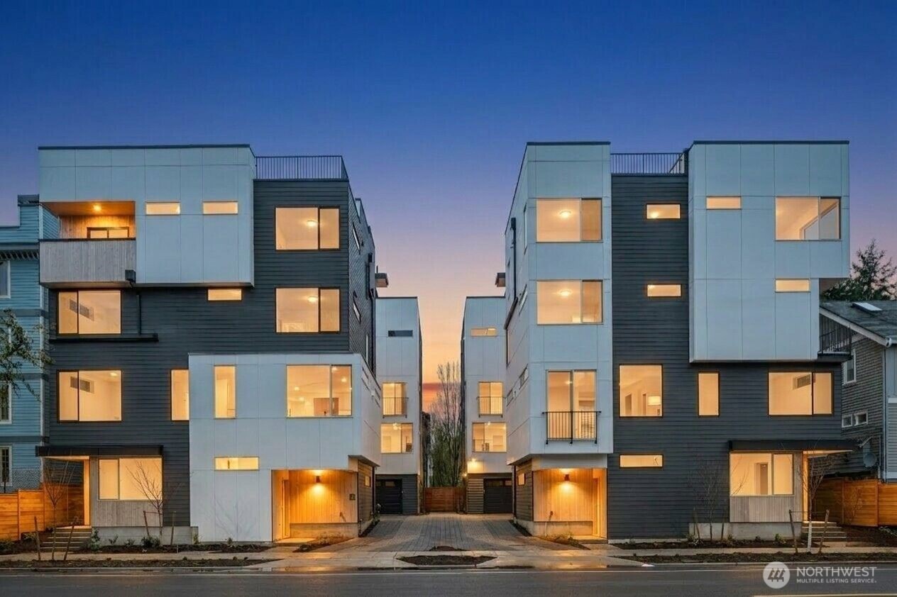 1127 10th Avenue E Seattle WA 98102