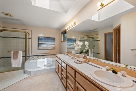25542 SE 41st Court Sammamish WA 98029