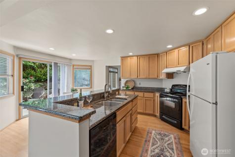 25542 SE 41st Court Sammamish WA 98029