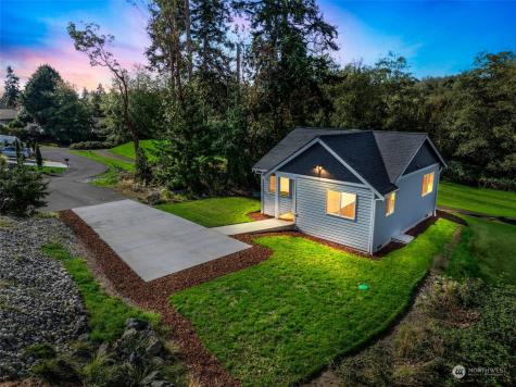4980 Silverwood Freeland WA 98249