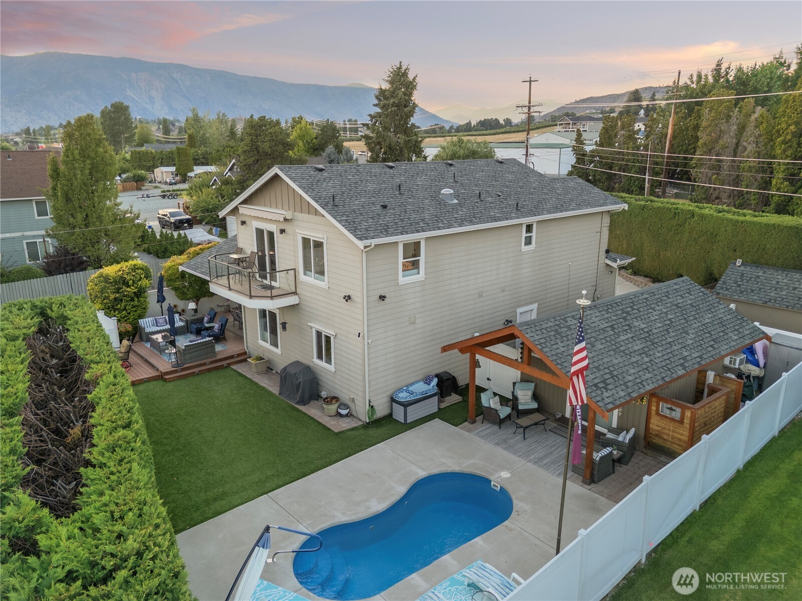 11 Lizzie Lane Manson WA 98831