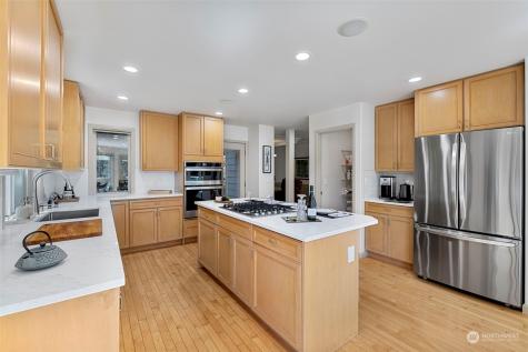 2247 W Lake Sammamish Parkway Se Bellevue WA 98008