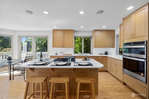2247 W Lake Sammamish Parkway Se Bellevue WA 98008