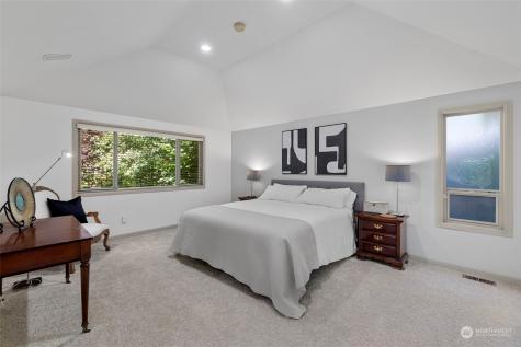 2247 W Lake Sammamish Parkway Se Bellevue WA 98008