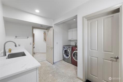 2247 W Lake Sammamish Parkway Se Bellevue WA 98008