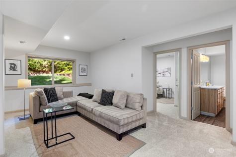 2247 W Lake Sammamish Parkway Se Bellevue WA 98008