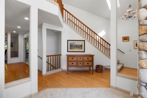 2247 W Lake Sammamish Parkway Se Bellevue WA 98008