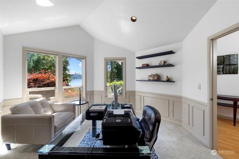 2247 W Lake Sammamish Parkway Se Bellevue WA 98008