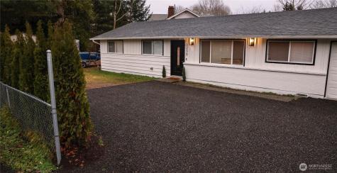 3230 Larch Lynnwood WA 98036