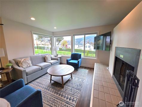 1 Lodge 635-j Manson WA 98831