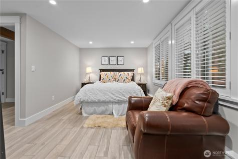 3227 103rd Place NE Bellevue WA 98004