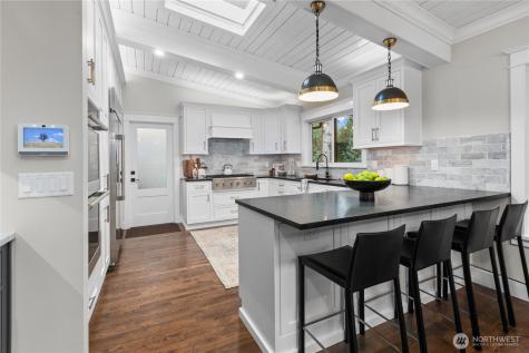 3227 103rd Place NE Bellevue WA 98004