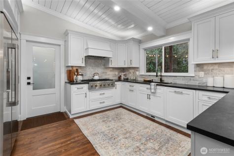3227 103rd Place NE Bellevue WA 98004