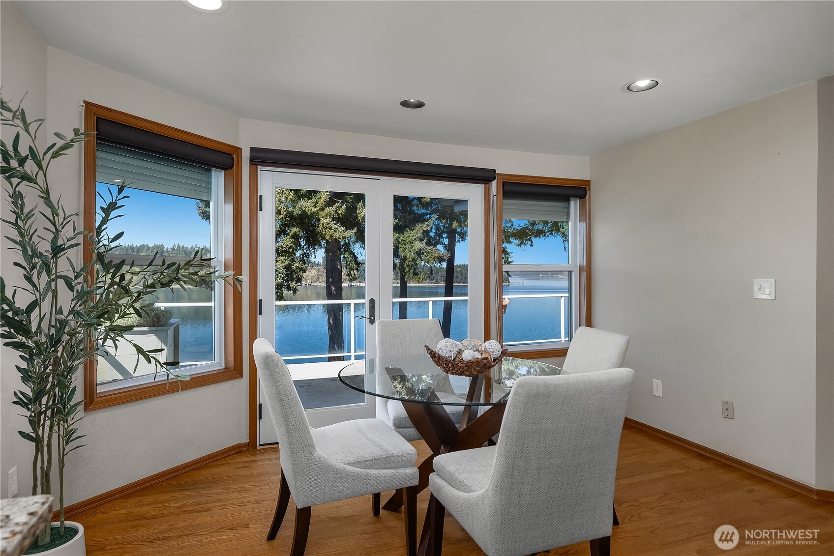 56 Chapman Loop Steilacoom WA 98388