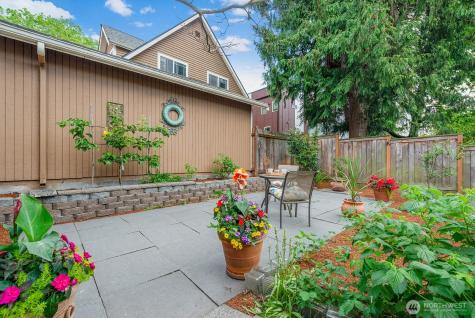 1622 22nd Avenue Seattle WA 98122