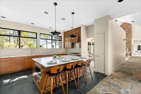 1912 Hunskor Road Oak Harbor WA 98277