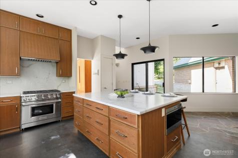 1912 Hunskor Road Oak Harbor WA 98277