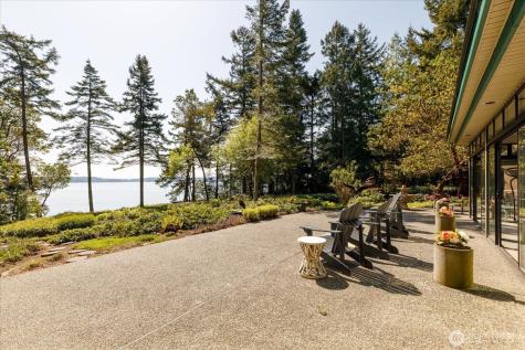 1912 Hunskor Road Oak Harbor WA 98277