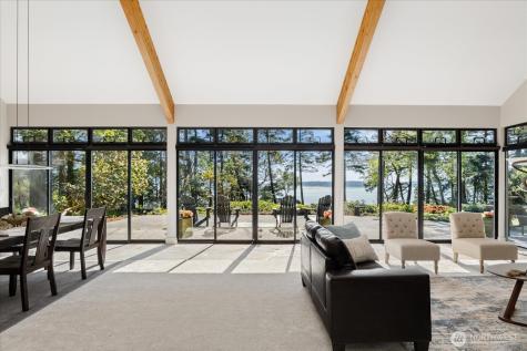 1912 Hunskor Road Oak Harbor WA 98277