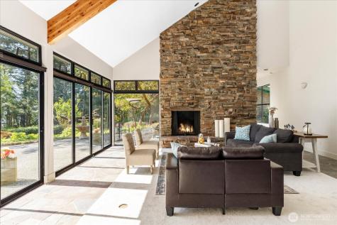 1912 Hunskor Road Oak Harbor WA 98277