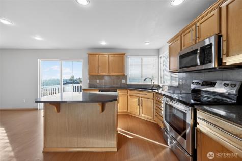 2103 NE 6th Circle Renton WA 98056