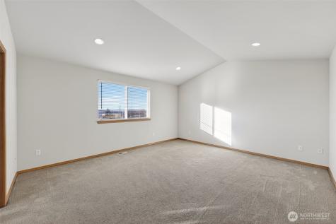 2103 NE 6th Circle Renton WA 98056