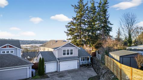 2103 NE 6th Circle Renton WA 98056