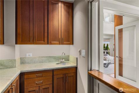 842 W Lake Sammamish Parkway SE Bellevue WA 98008